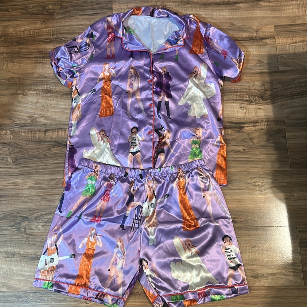 Women’s Taylor Swift pajama set size 2X - Picture 2 of 2